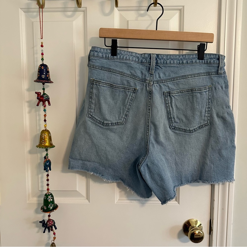 Universal Thread Target Women’s Cutoff Jean Shorts - Picture 4 of 5